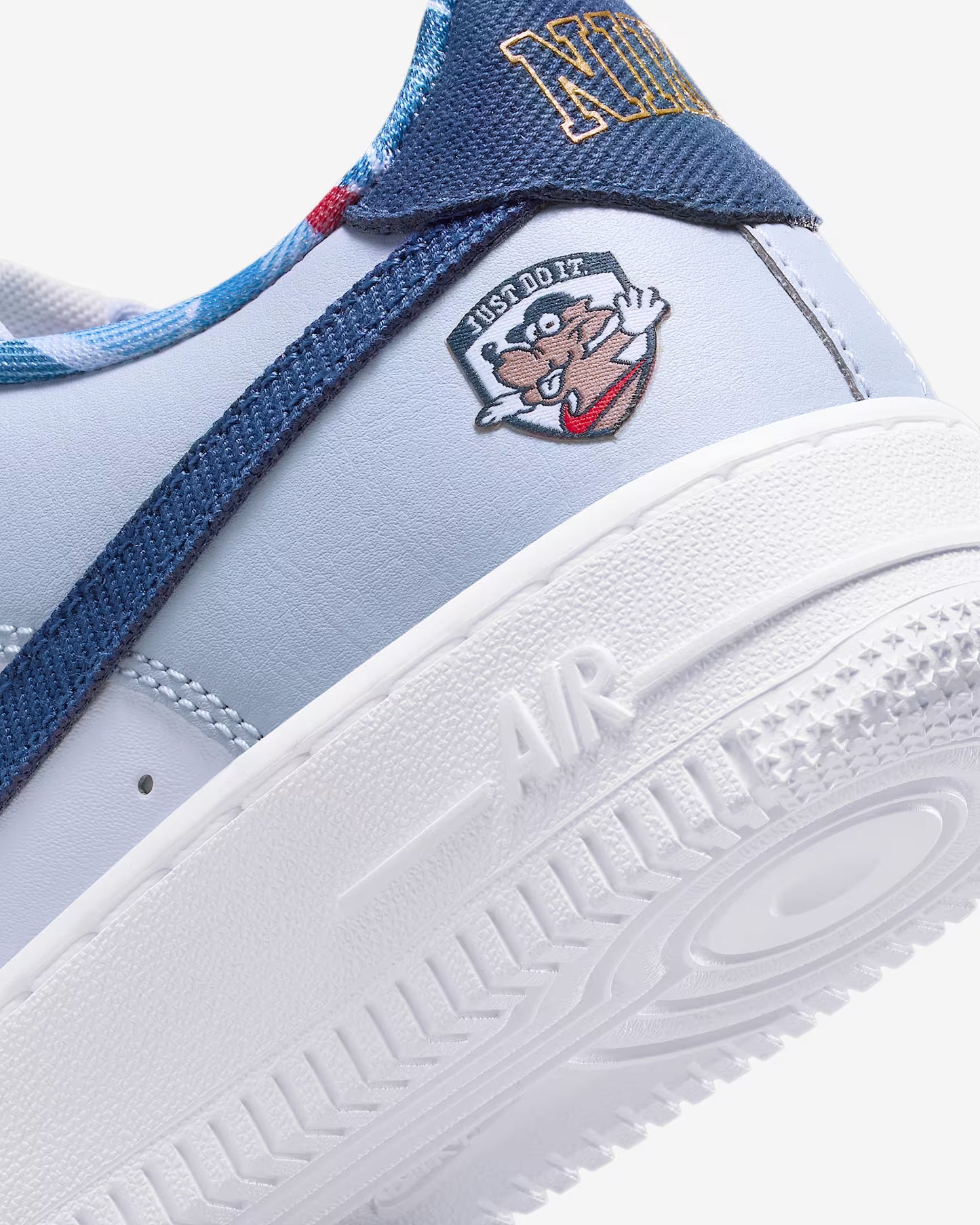 Nike Air Force 1 LV8